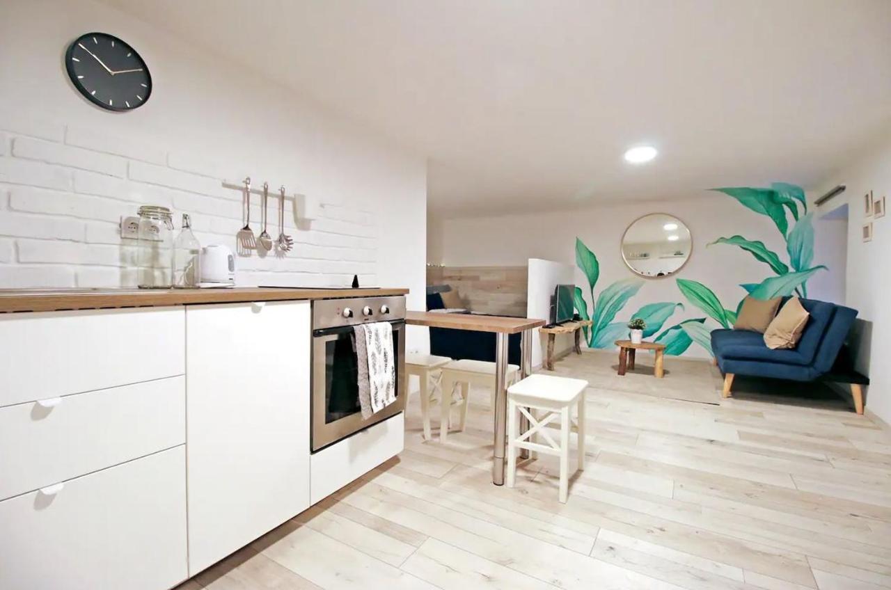 בודפשט Cosy Cottage - Cheerful Apartment In The Center מראה חיצוני תמונה